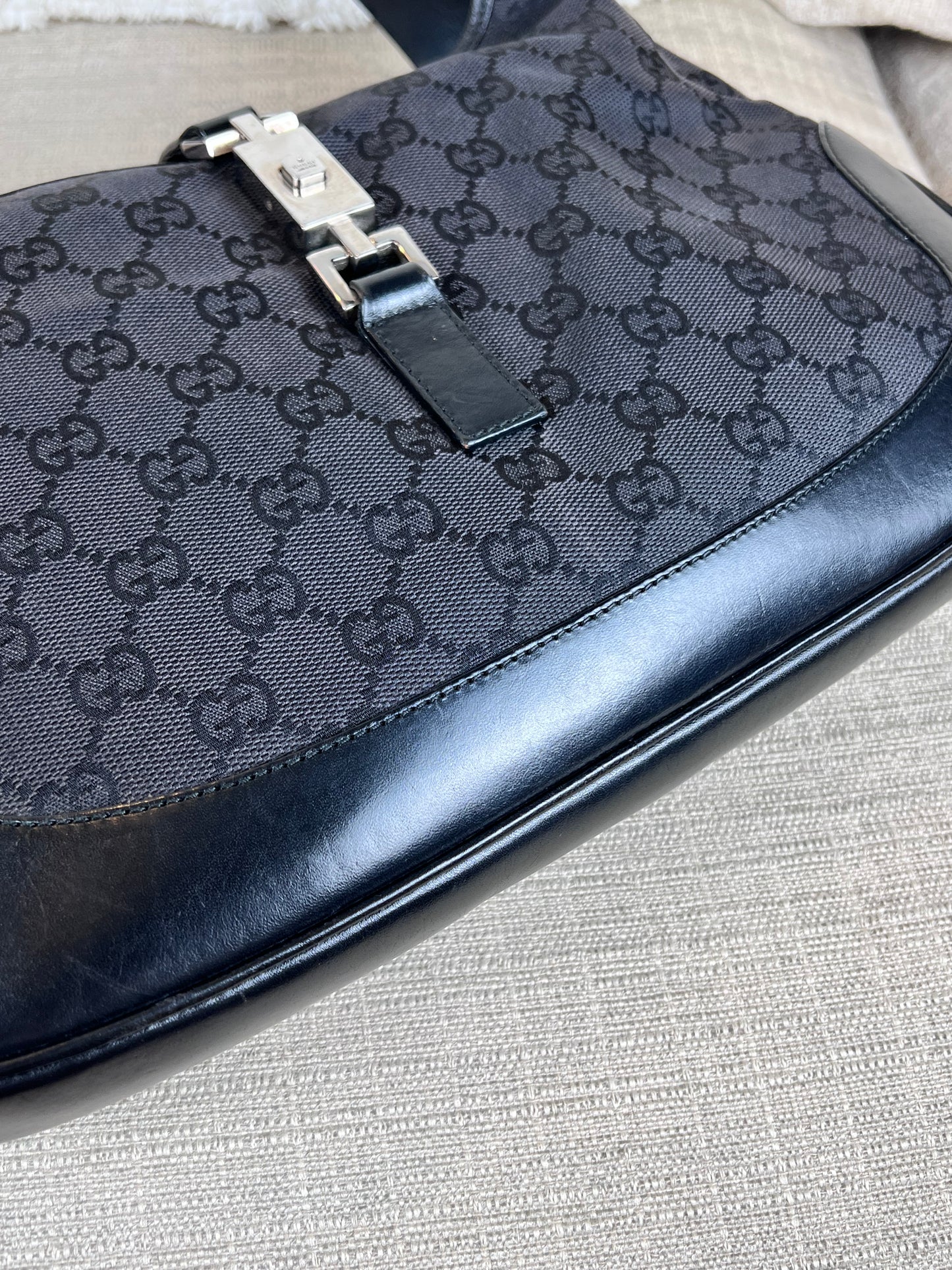 Gucci Jackie black