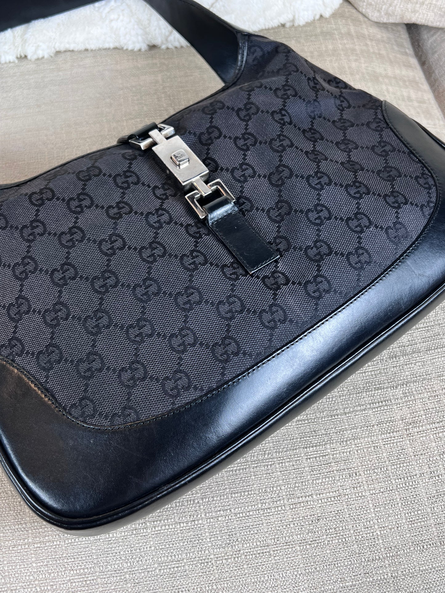 Gucci Jackie black