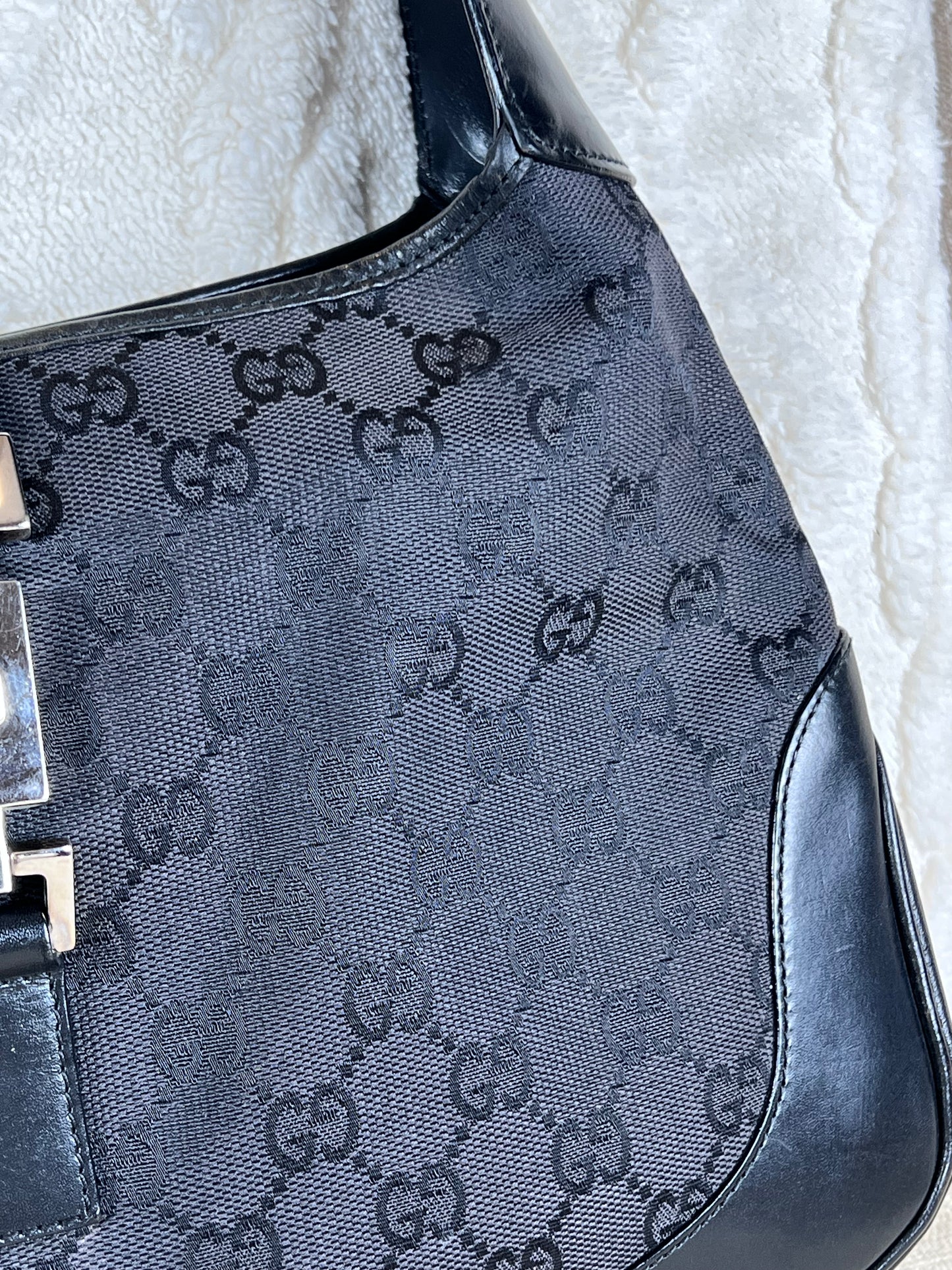 Gucci Jackie black