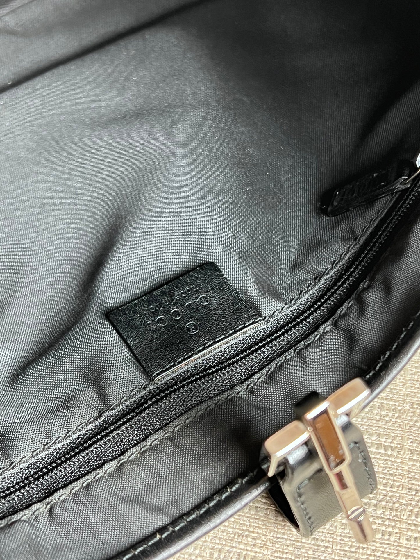 Gucci Jackie black