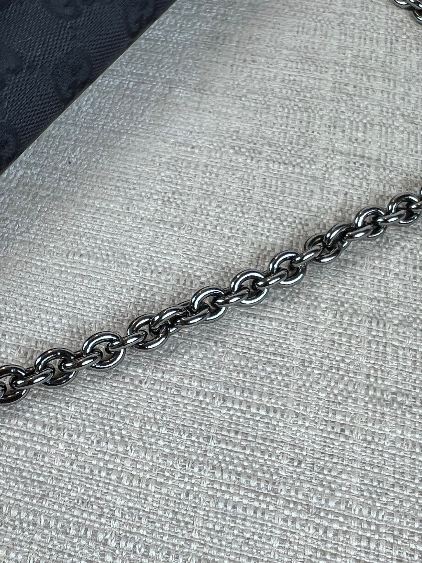 Gucci Horsebit chain with rivets