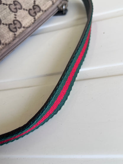 Gucci Boat Bag classic monogram