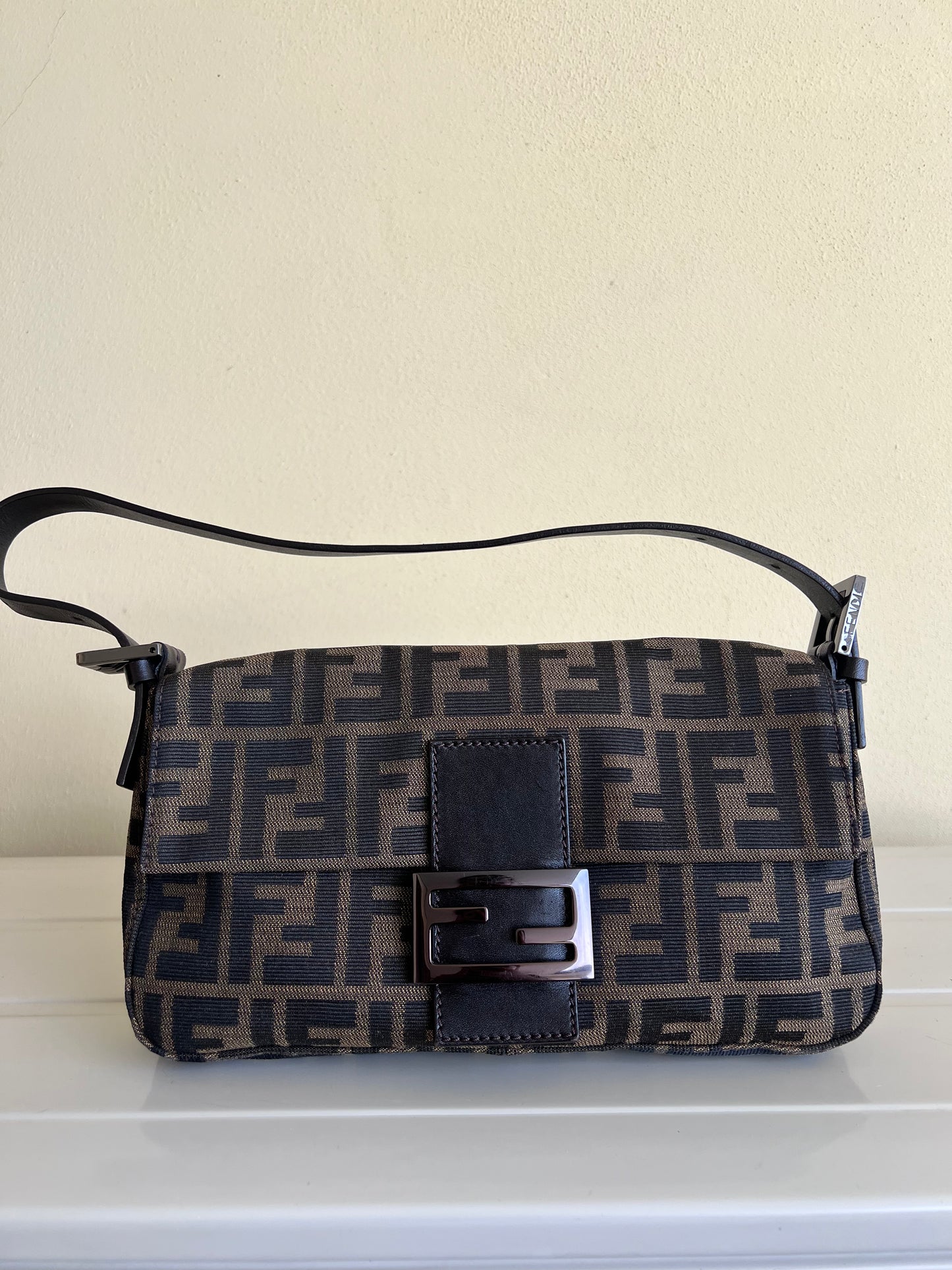 Fendi baguette Classic Zucca