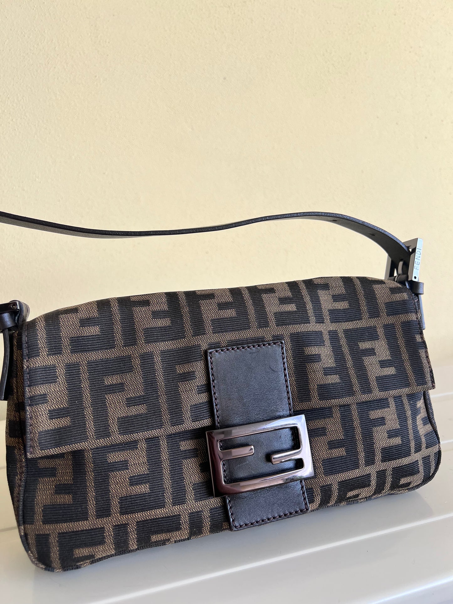 Fendi baguette Classic Zucca