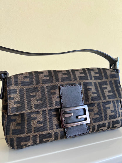 Fendi baguette Classic Zucca