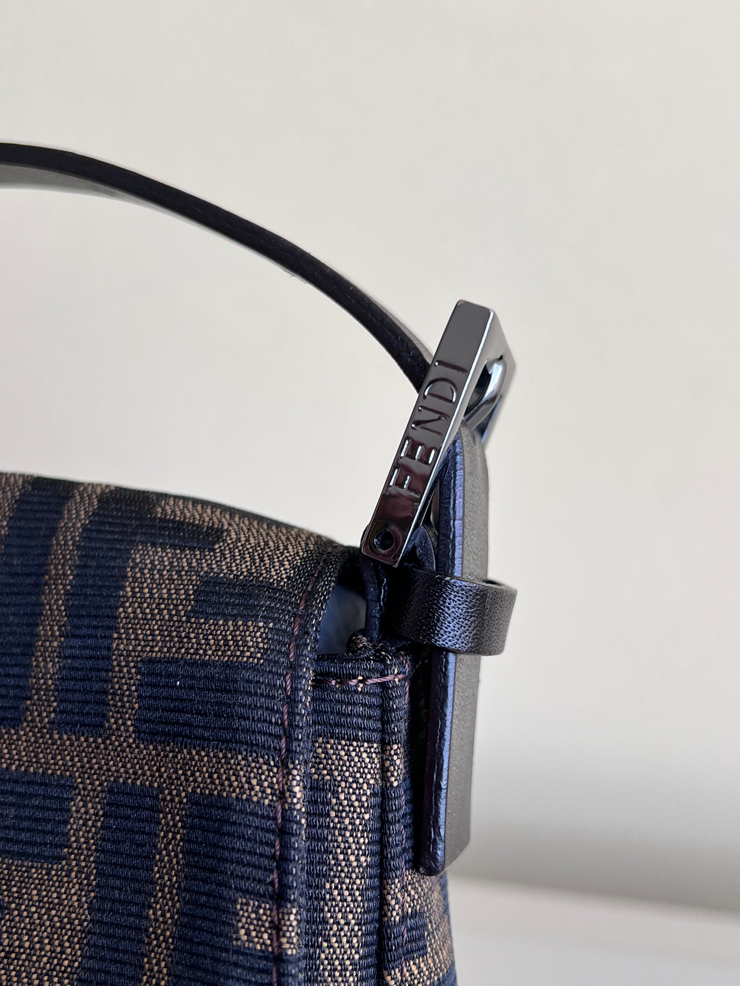 Fendi baguette Classic Zucca