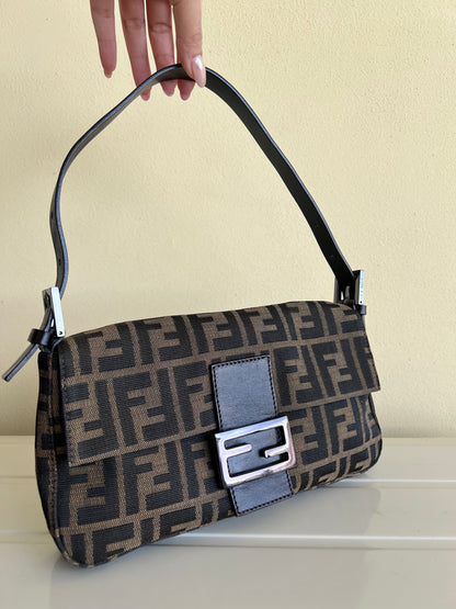 Fendi baguette Classic Zucca
