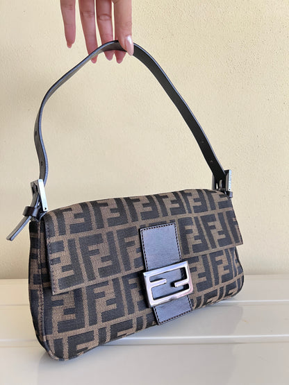 Fendi baguette Classic Zucca
