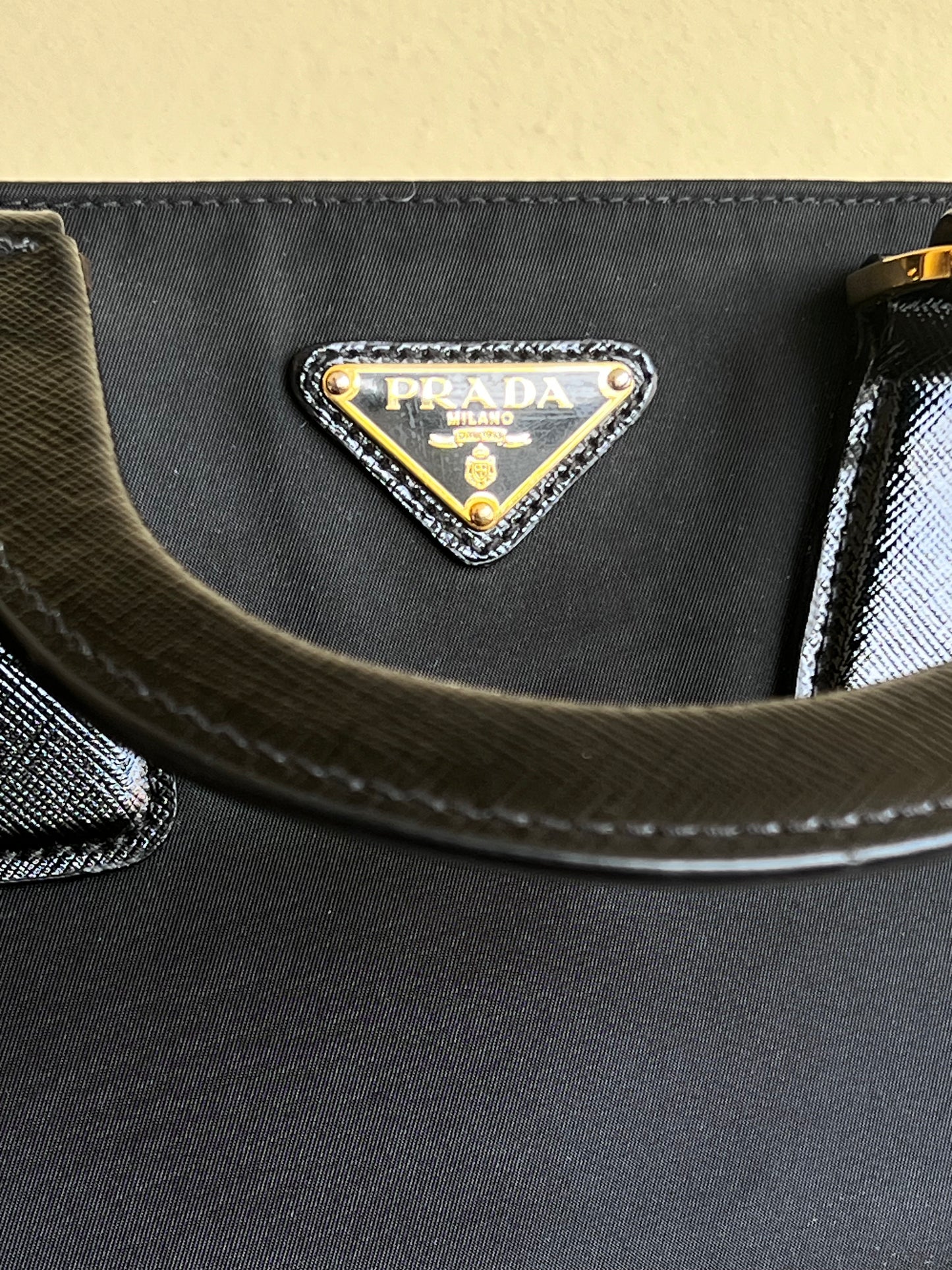 Prada tote Nylon e Saffiano