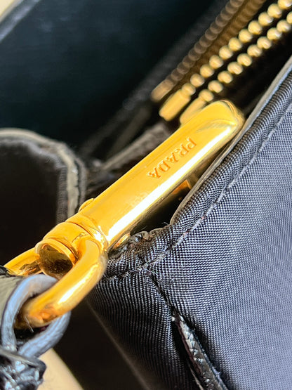 Prada tote Nylon e Saffiano