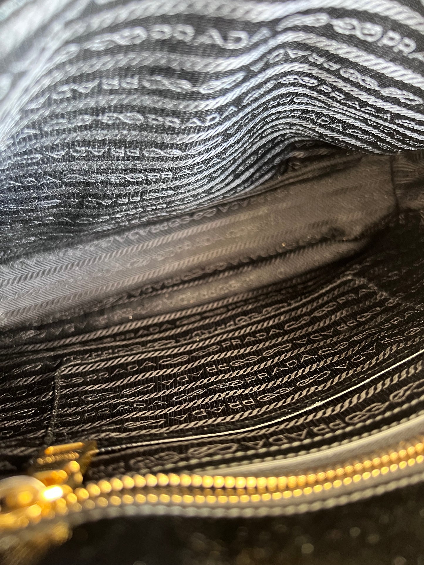 Prada tote Nylon e Saffiano