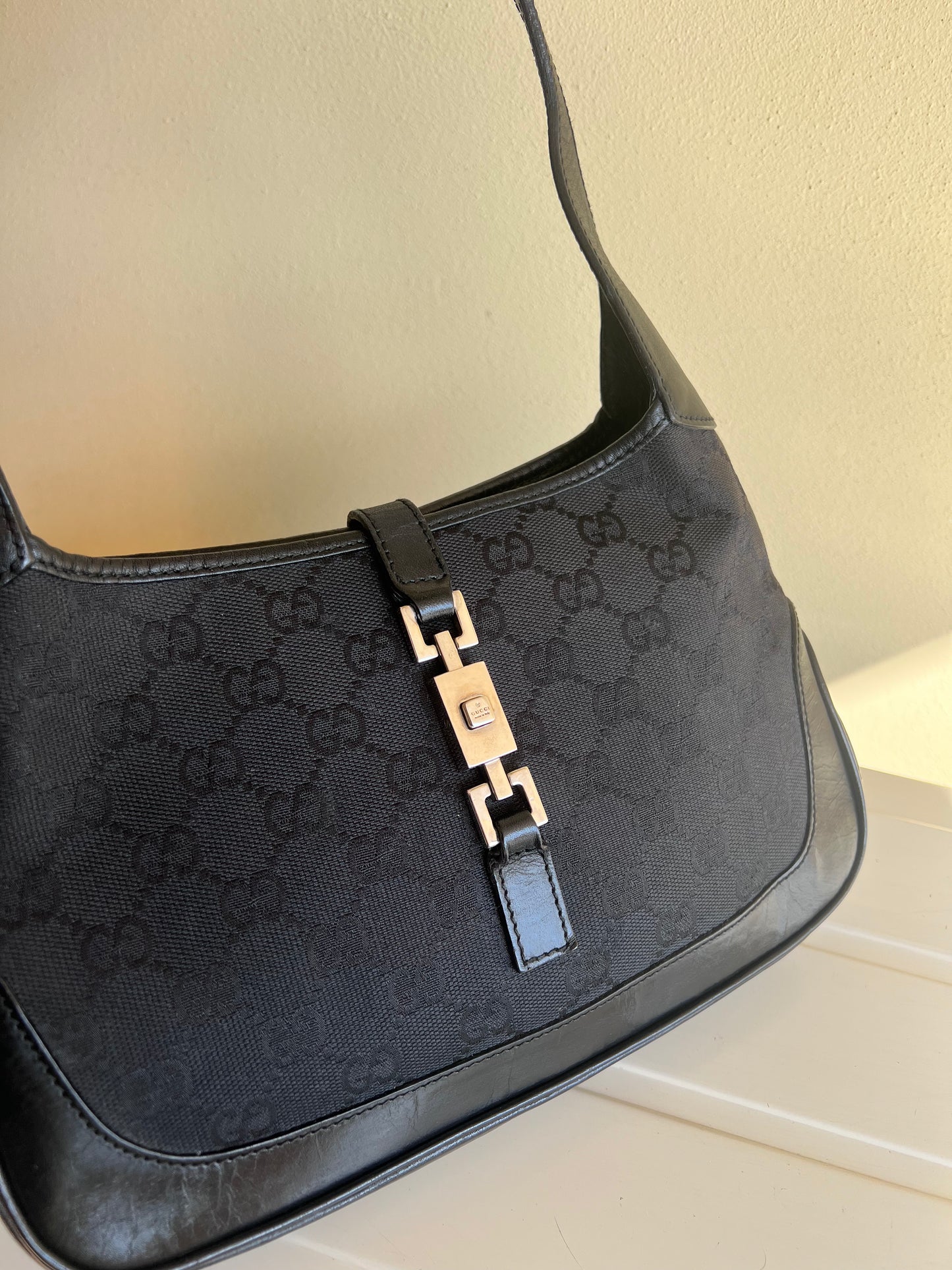 Gucci Jackie black