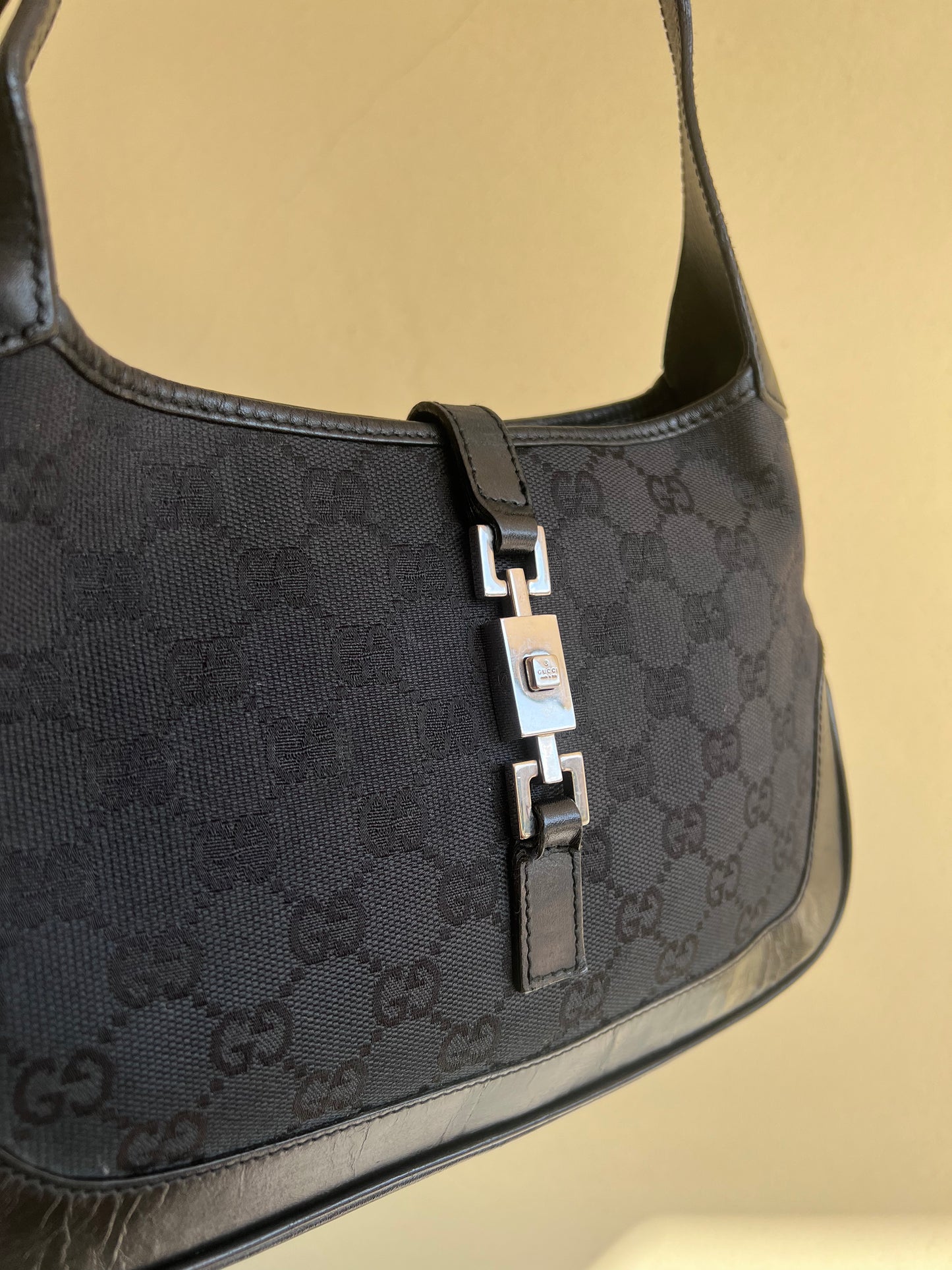 Gucci Jackie black