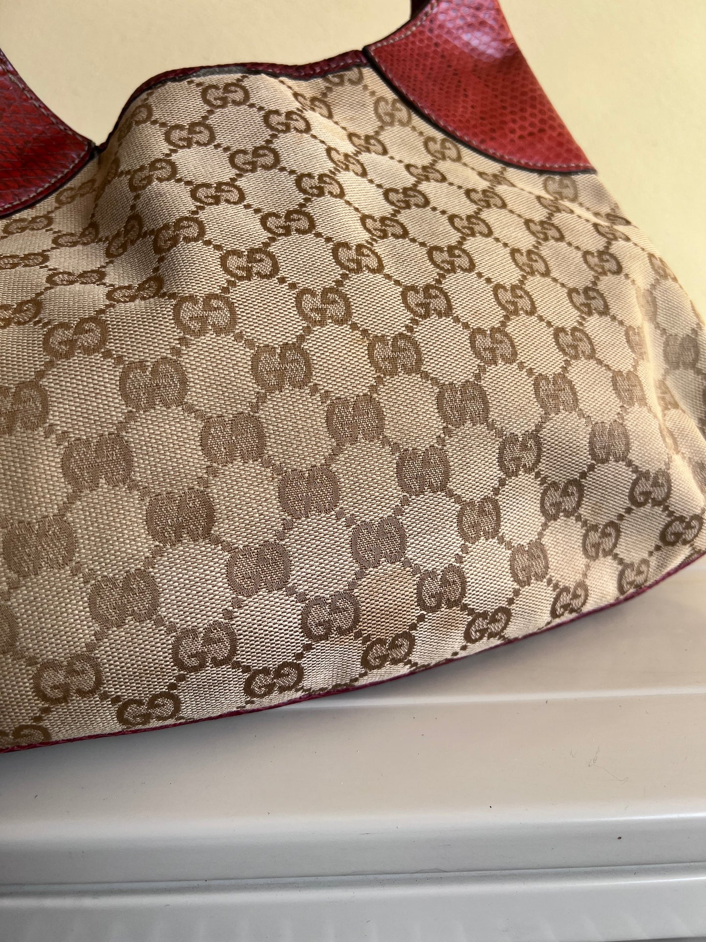 Gucci Hobo Snakeskin Bordeaux