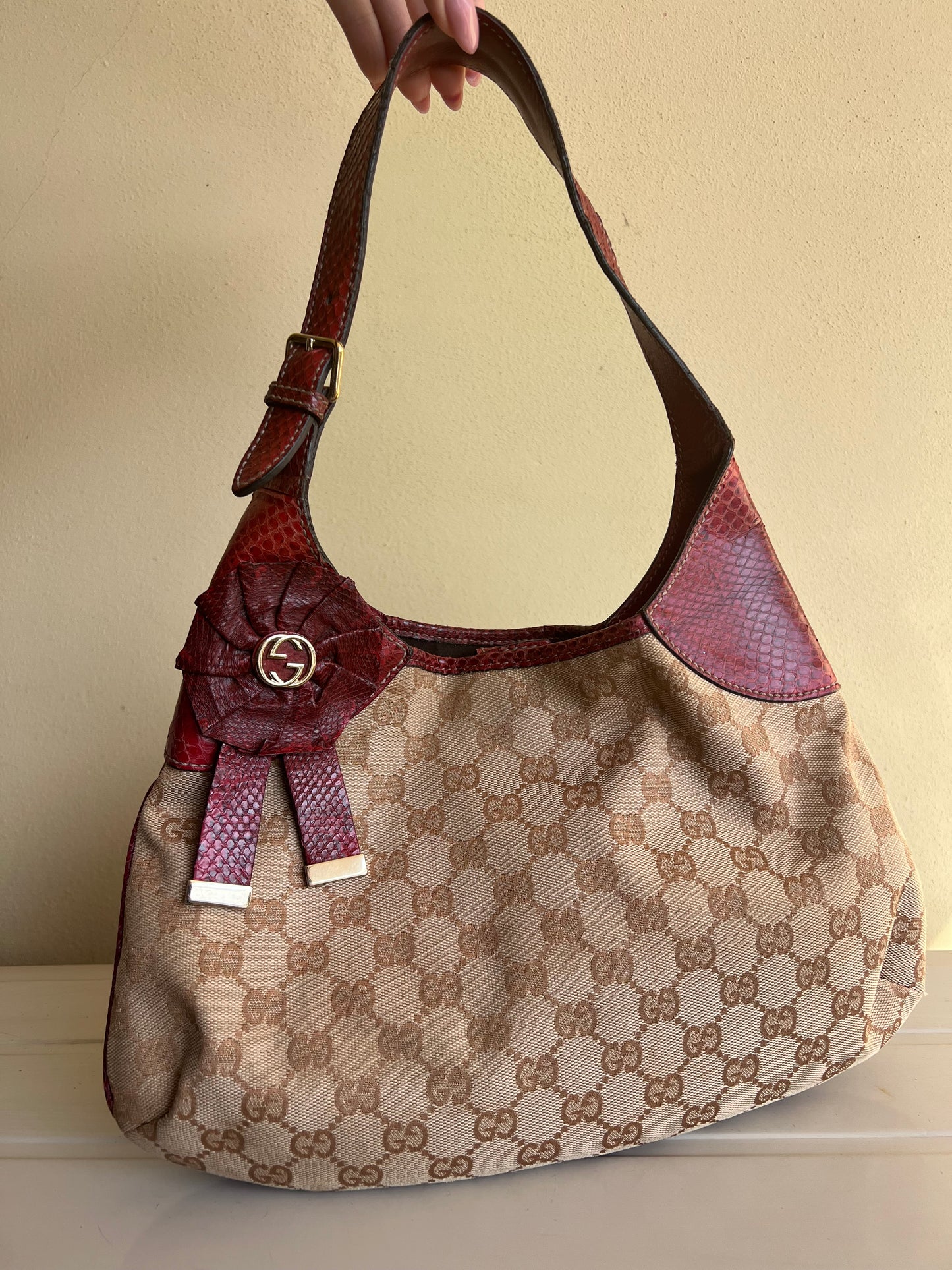 Gucci Hobo Snakeskin Bordeaux