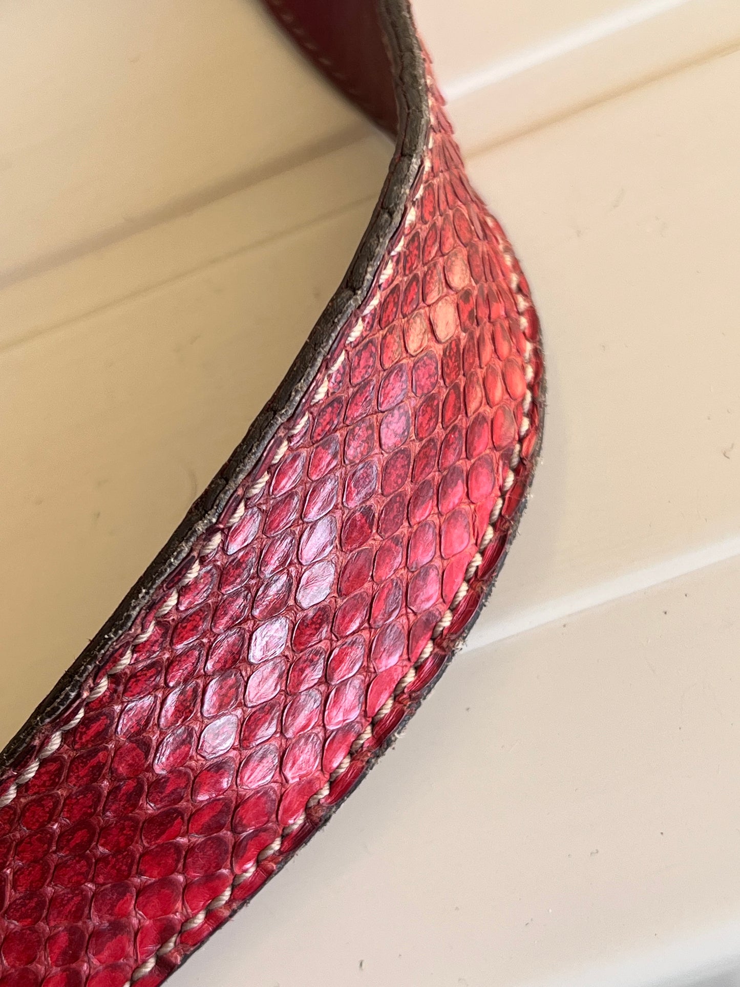 Gucci Hobo Snakeskin Bordeaux