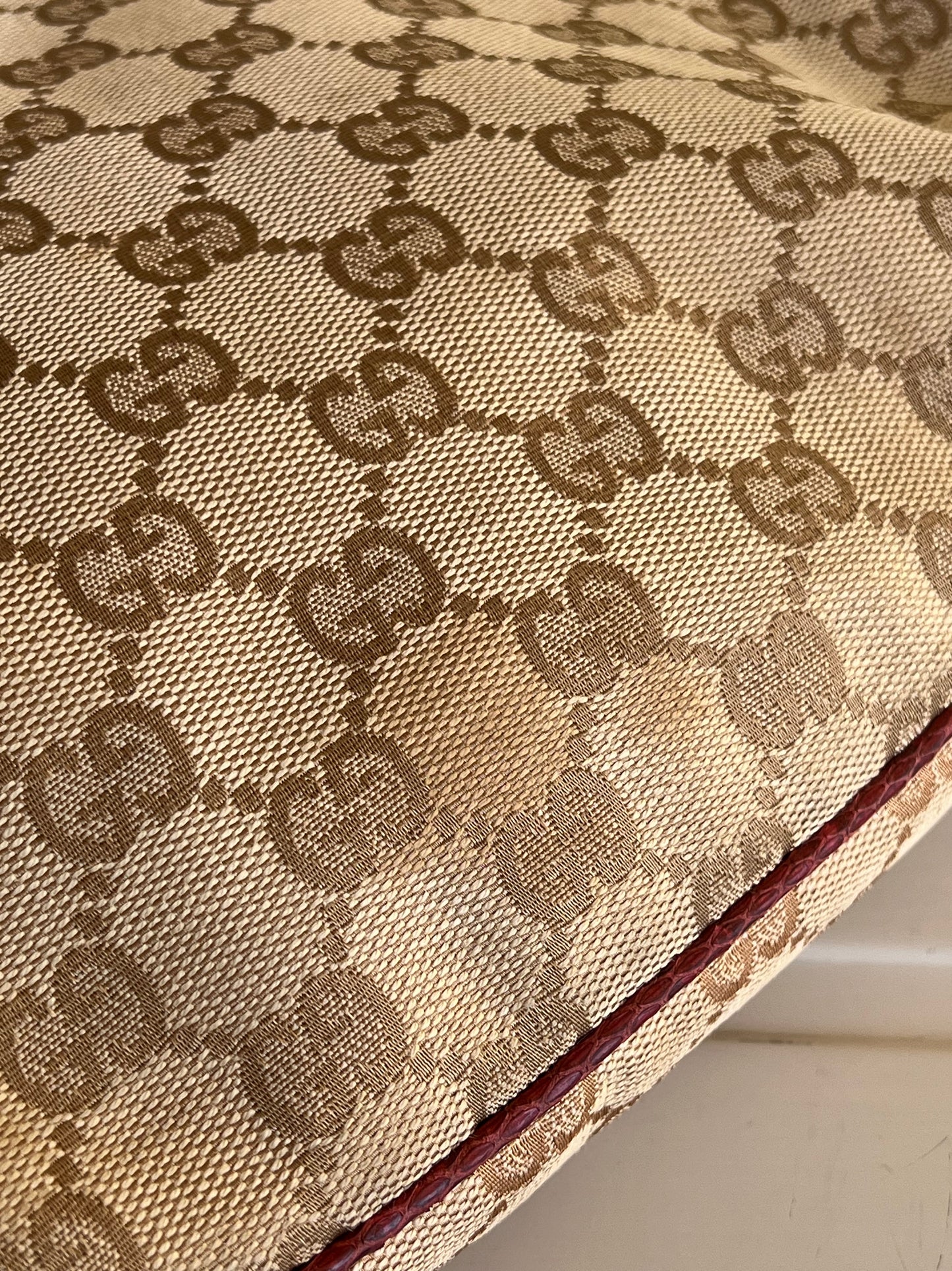 Gucci Hobo Snakeskin Bordeaux