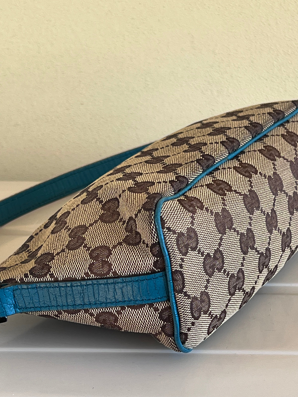 Gucci boat bag turquoise
