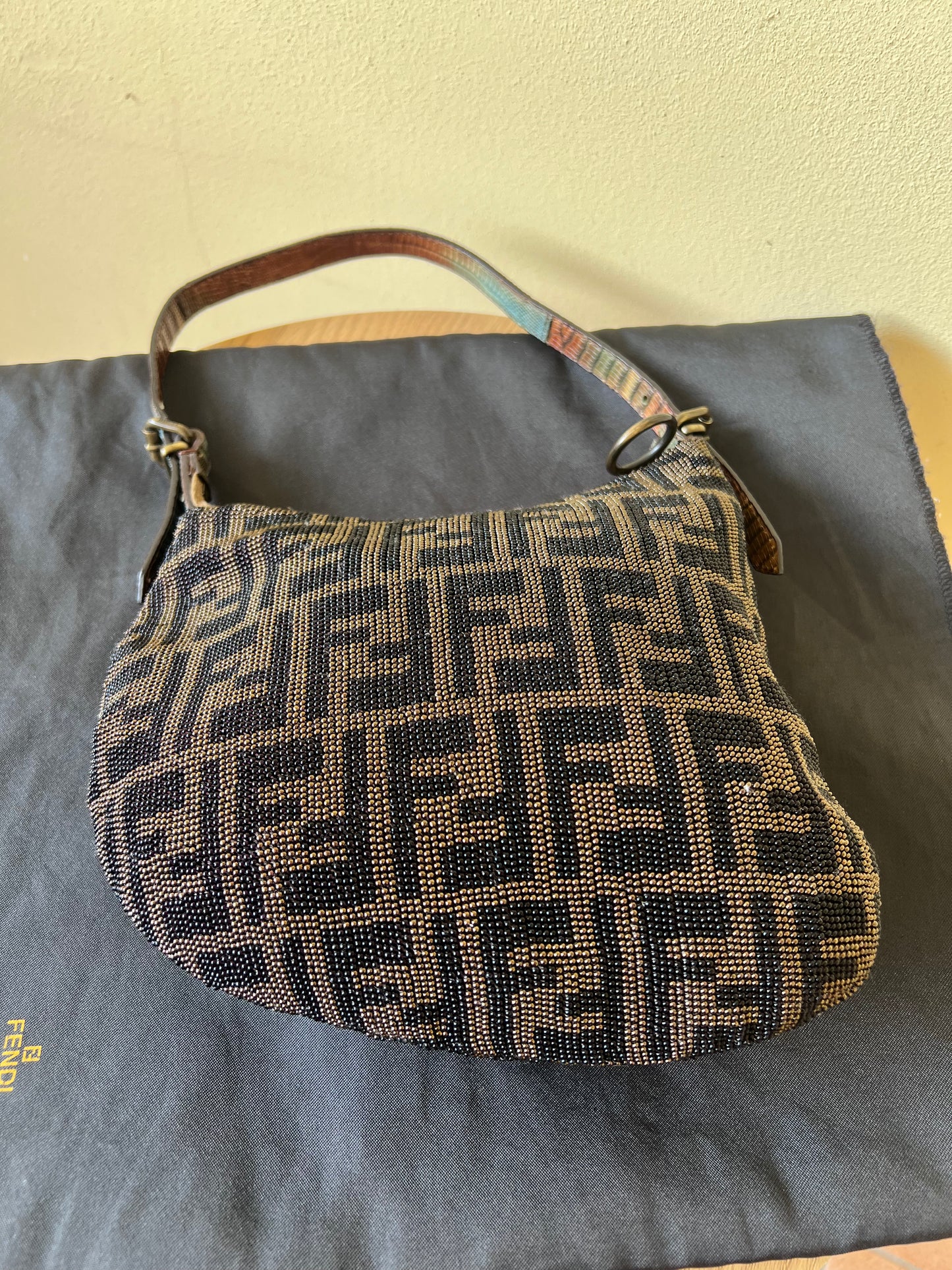 Fendi Oyster ricamo flower