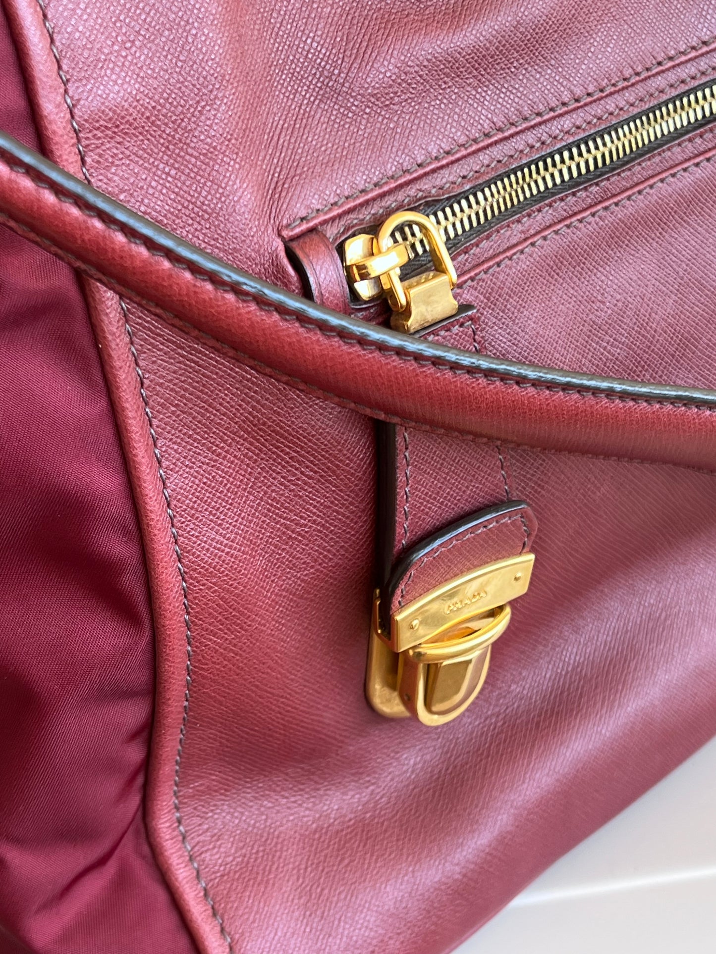 Prada tote Bordeaux