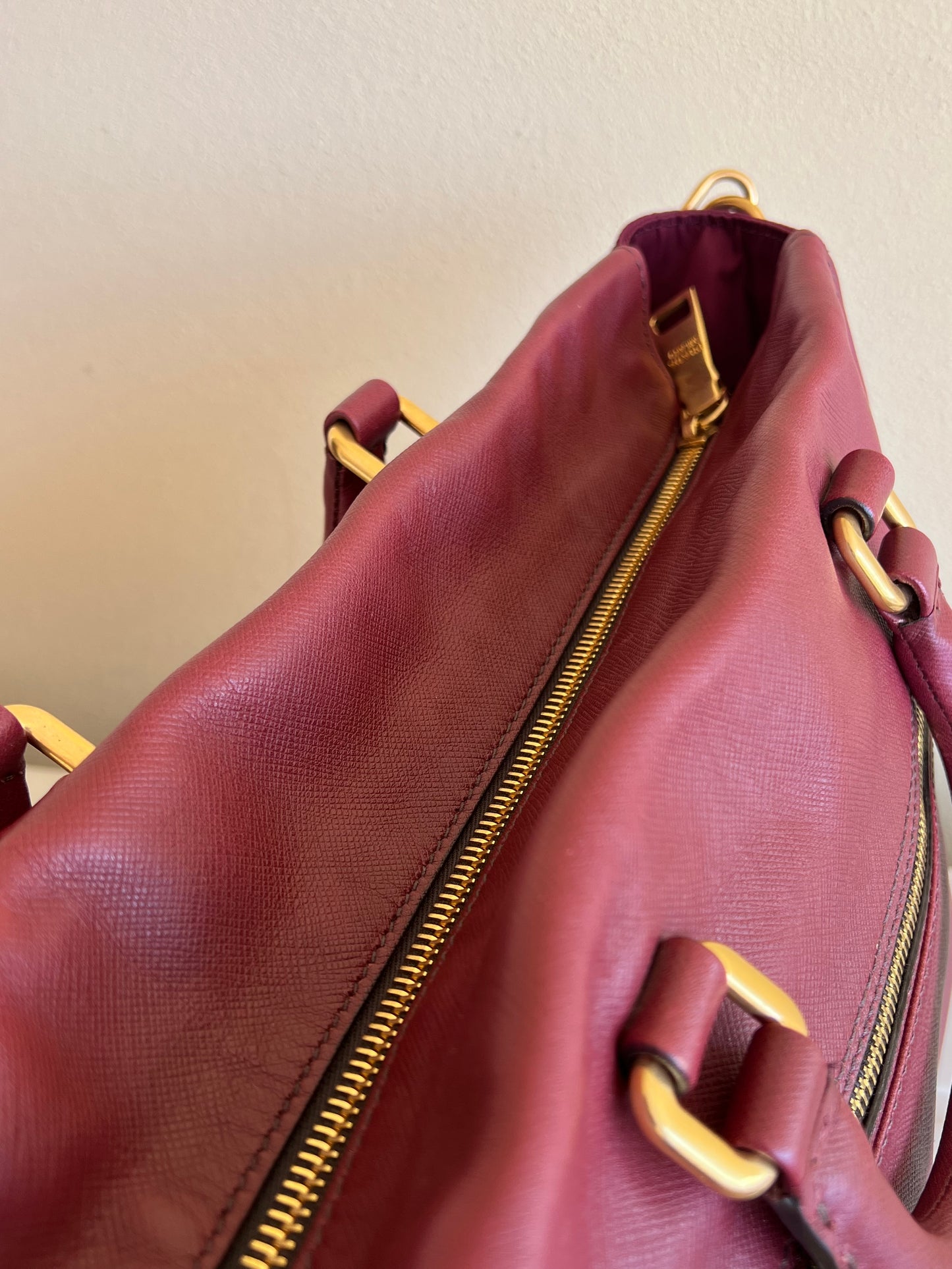 Prada tote Bordeaux