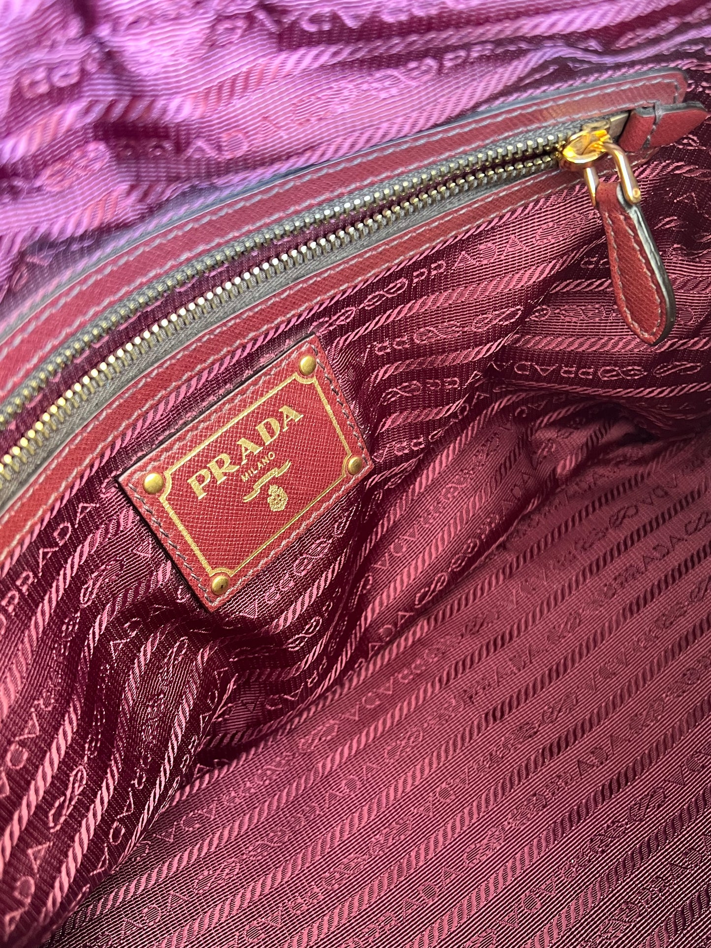 Prada tote Bordeaux